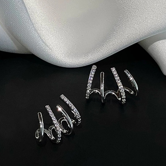 Cubic Zirconia Claw Earring - Picture 2 of 4